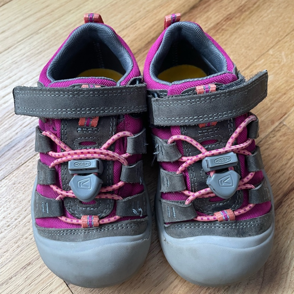 Pink Keens - size 9